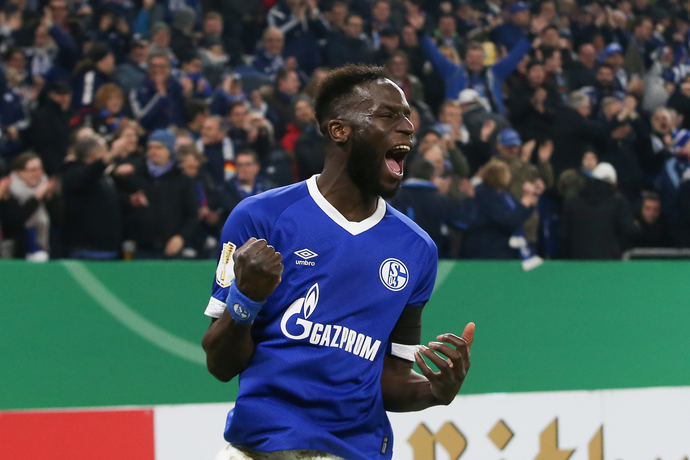 沙尔克04客场力克对手,摆脱连败 沙尔克04客场力克对手,摆脱连败