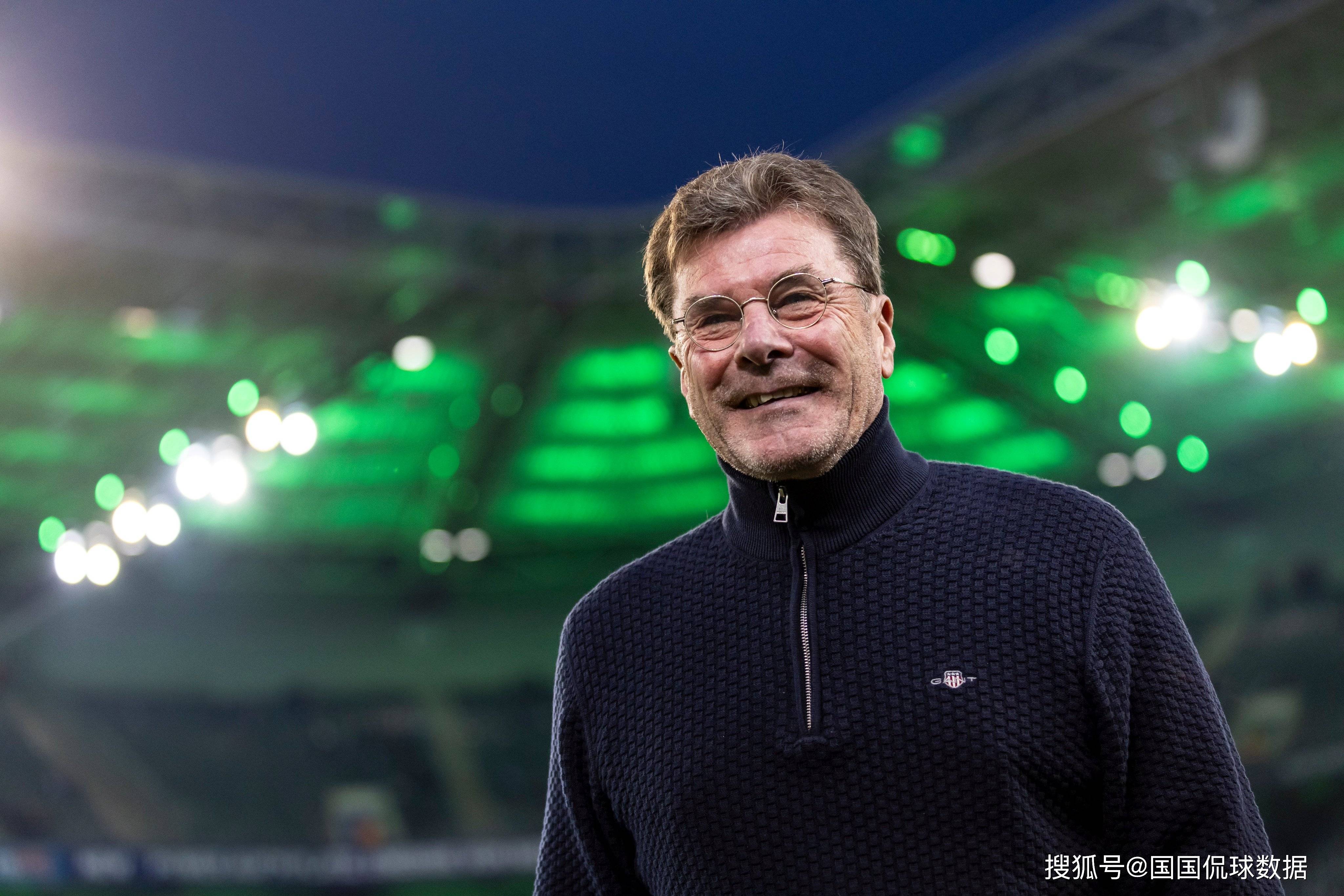 门兴格拉德巴赫宣布球队主帅离职,寻找新教练 门兴格拉德巴赫宣布球队主帅离职,寻找新教练