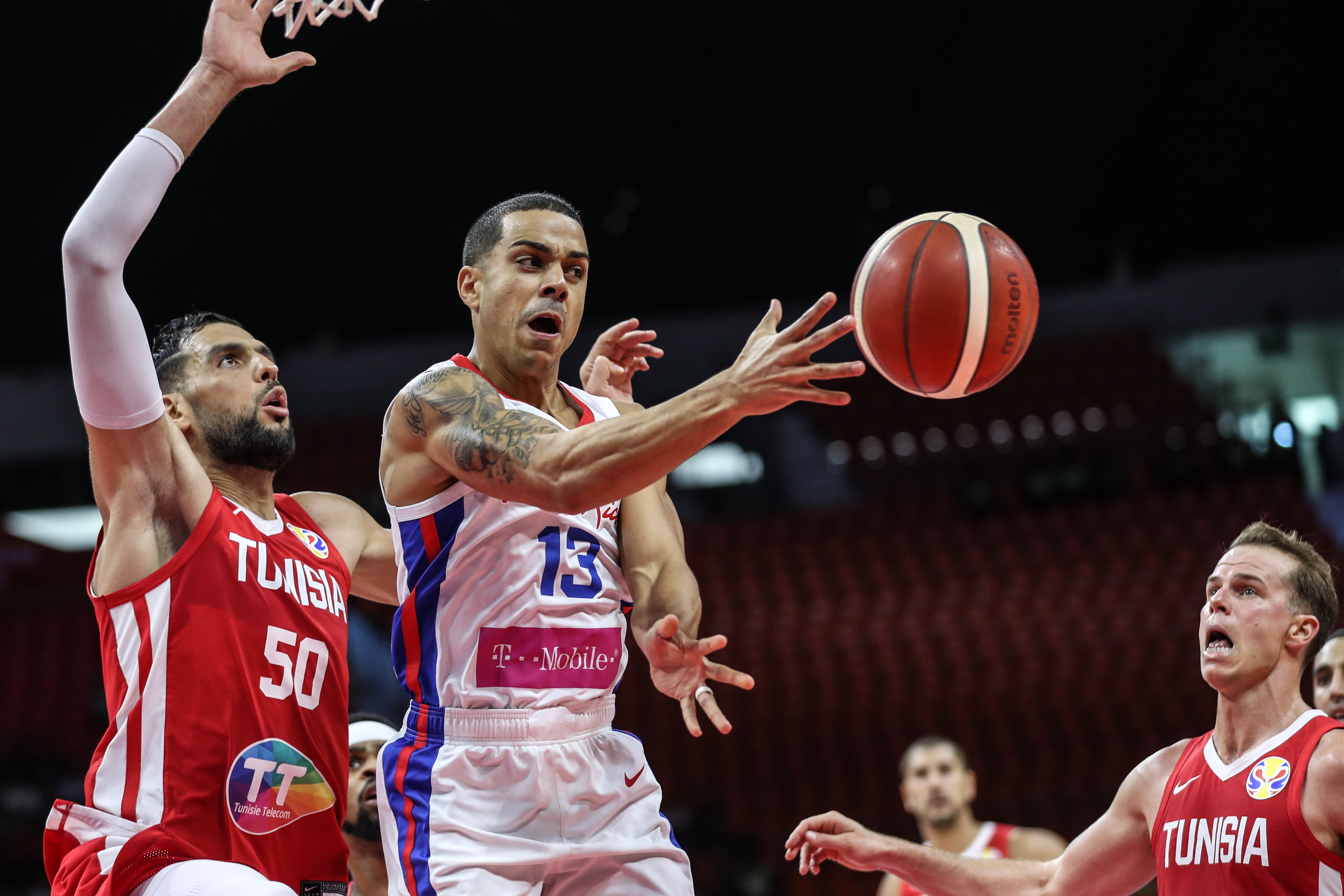 突尼斯队豪取客场胜利，晋级欧锦赛16强